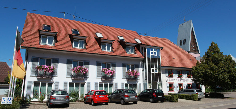Hotel & Gasthaus Lowen Waldkirch Exterior photo